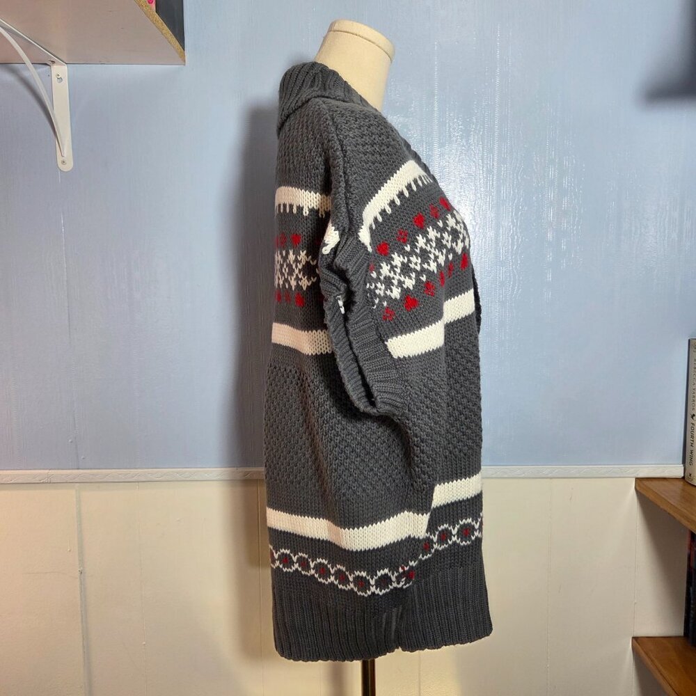 Bandolino Denim Medium Gray Red Knit Print Sleeveless Holiday Sweater Vest - Picture 5 of 10